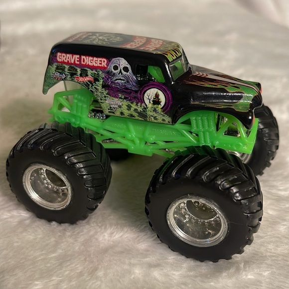 Mattel Hot Wheels Monster Jam Trucks - Picture 5 of 8